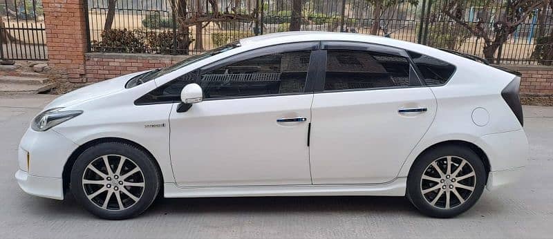 Toyota Prius 2012 G selection Touring full option 8