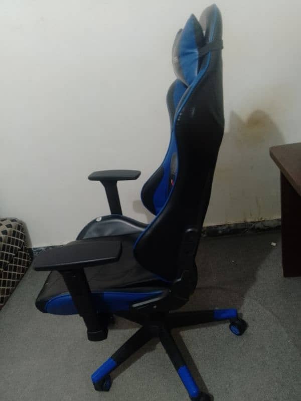 Gaming chair (price is negotiable) 1