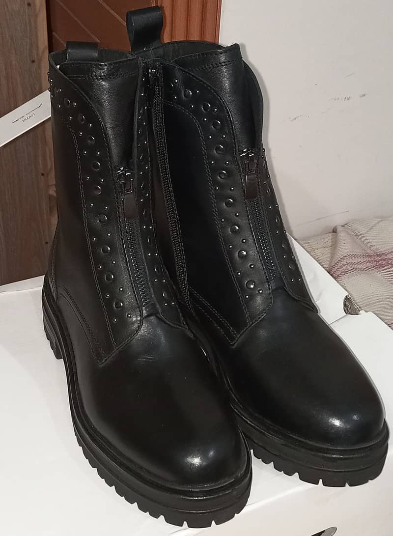 lama leather studded boots size 40 2