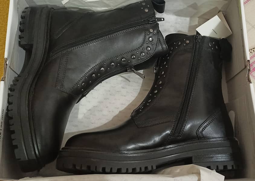 lama leather studded boots size 40 4