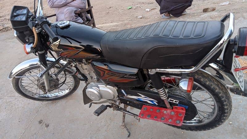 Honda CG 125 with clean condition and perfect engine 5