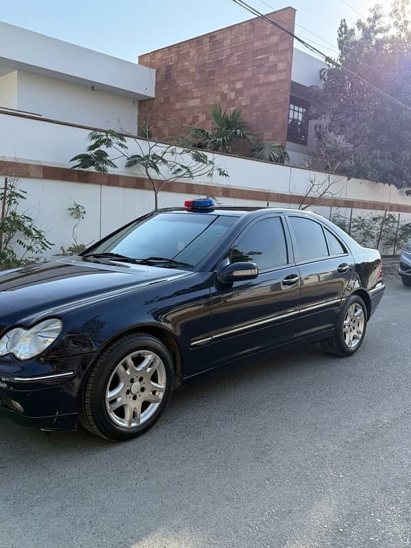 Mercedes Benz c180 Amg Brand new condition 2