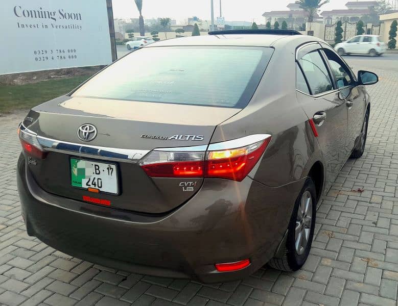 Toyota Altis Grande 2017 14