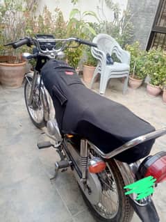 Selling honda 125 motorbike