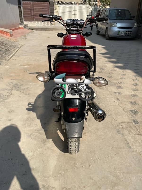 Suzuki GS 150 Red 2