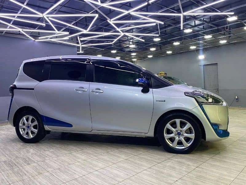 Toyota Sienta 2016 6