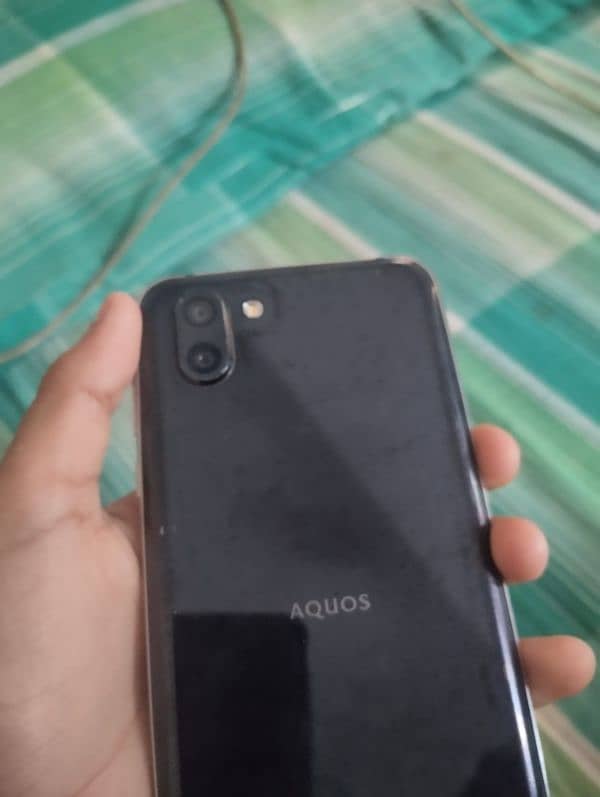 aquos r2 for sale 7