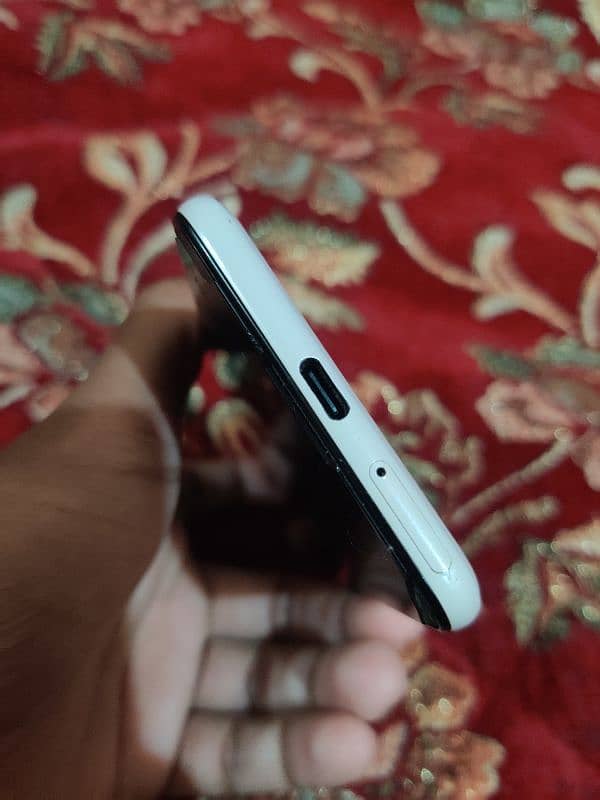 Google Pixel 3 4/64GB ) Physical+ Esim 3