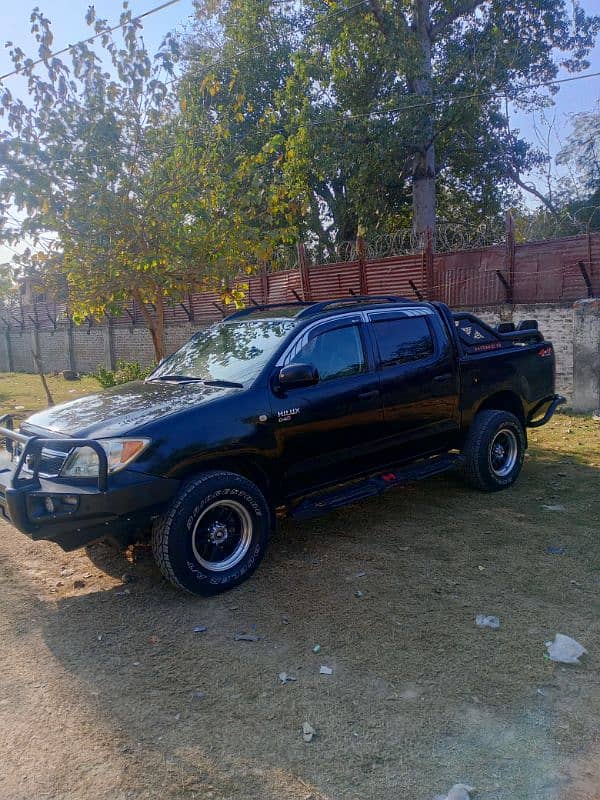 Toyota Hilux 2011 3