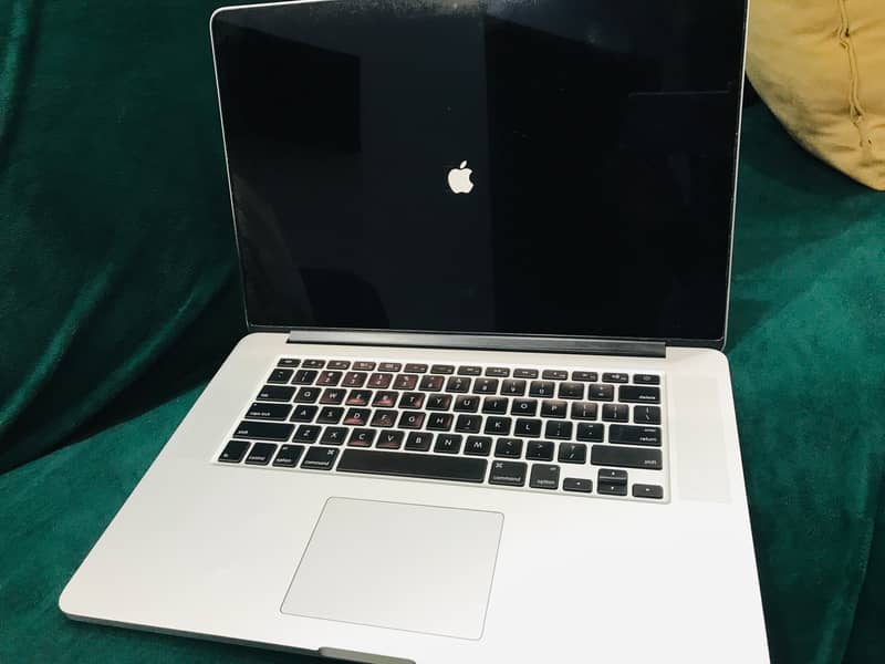 MAC BOOK Pro Mid 15 1