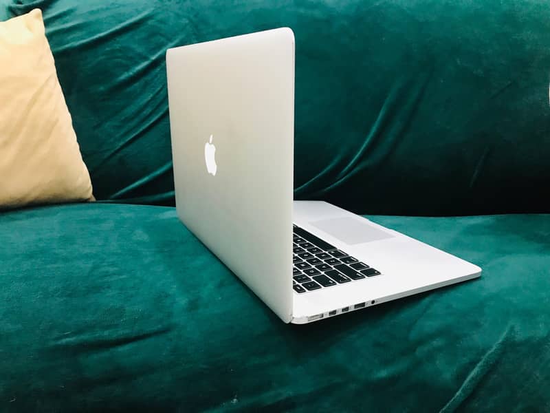 MAC BOOK Pro Mid 15 5