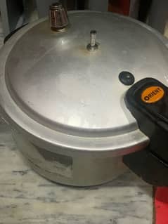 4.5  pond presure cooker for sale