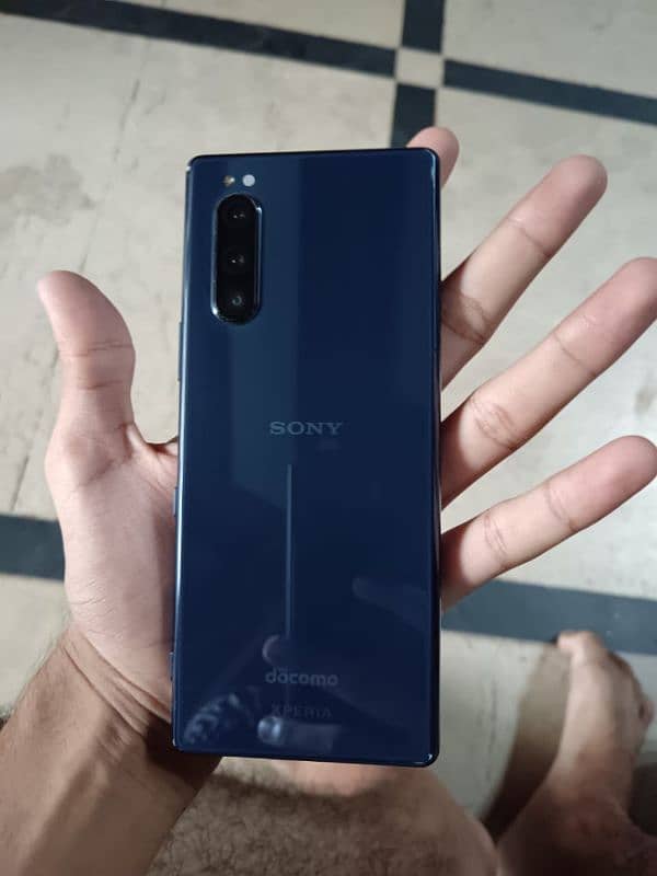 Sony Xperia 5 0