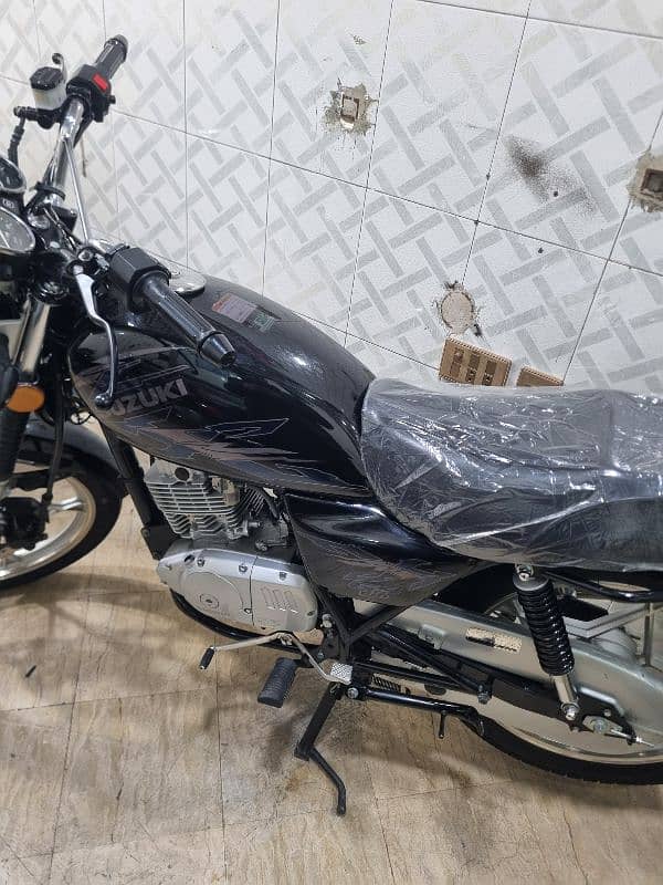 SUZUKI GS 150 SE (2023) 1