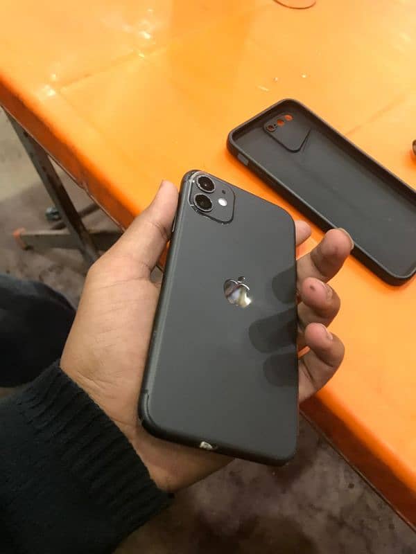 iPhone 11 64Gb 0