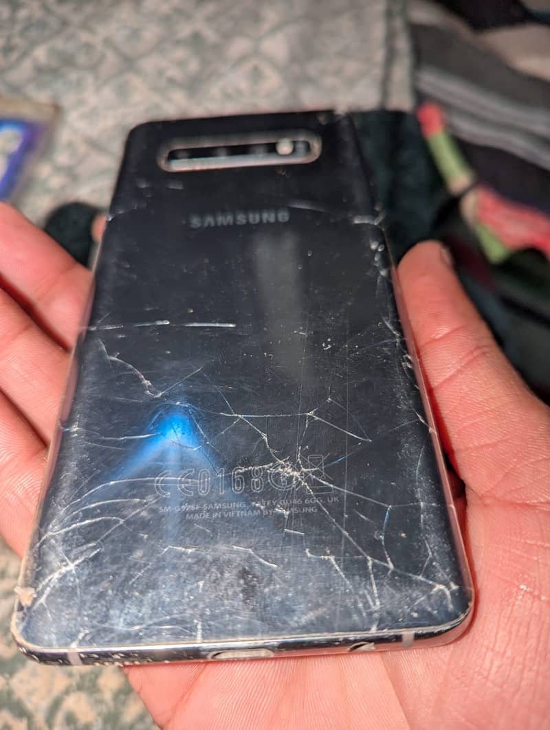 Samsung S10+ panel damage 5