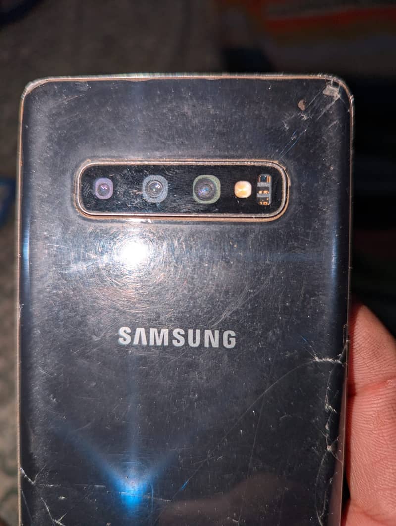 Samsung S10+ panel damage 7