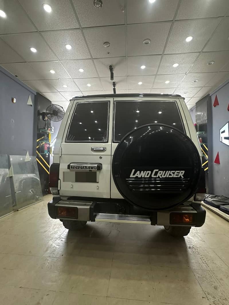 Toyota Land Cruiser 1987 | 1991 17