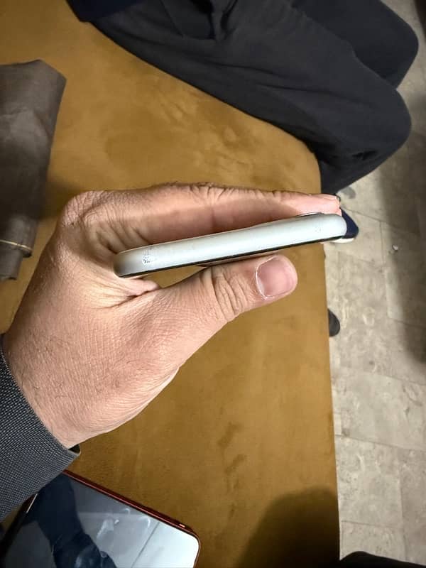 iPhone 11 64 gb 3