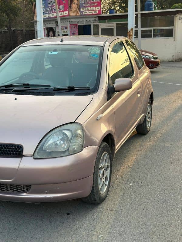 Toyota Vitz 2000 2