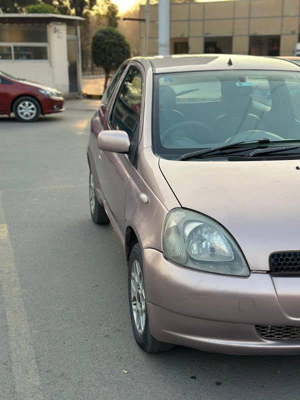 Toyota Vitz 2000 3