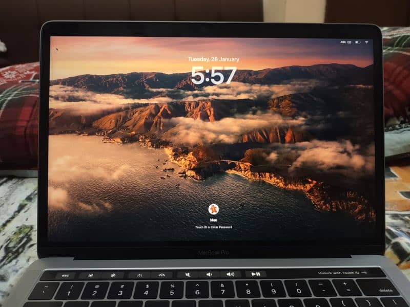 MacBook pro 2017 16 512 core i7 1