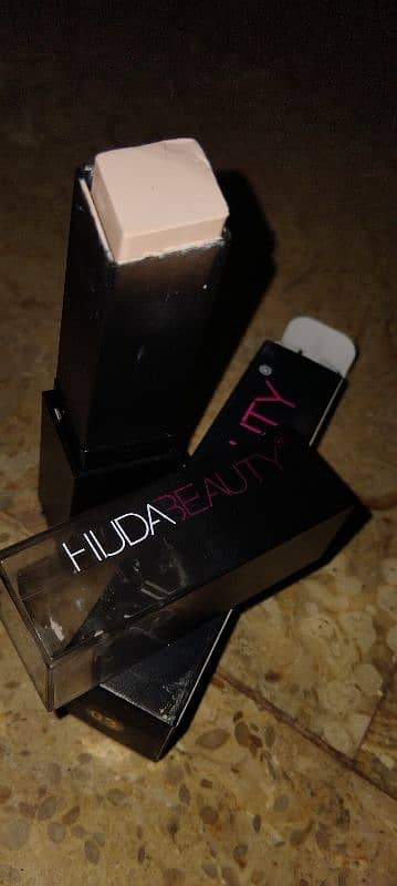 huda beauty stick foundation 1