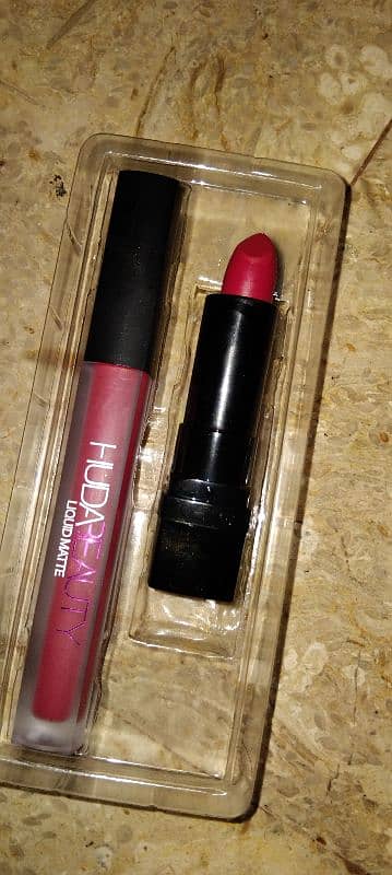 huda beauty  lip stick 0