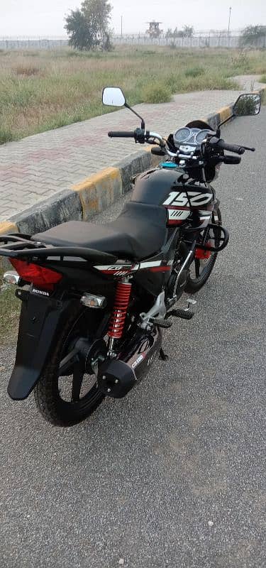 Honda CB 150f 2