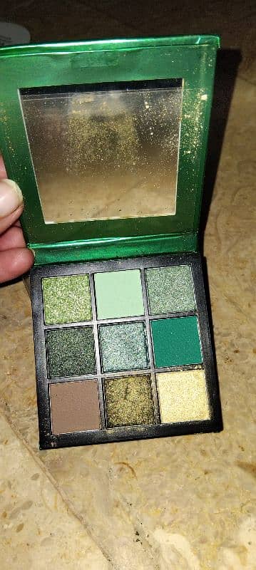 huda beauty  eye shadow 1