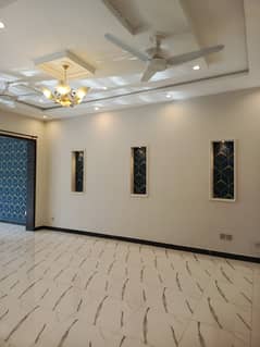 Beautifull 10 Marla UPPER PORTION for Rent Available in bahria town phase 8