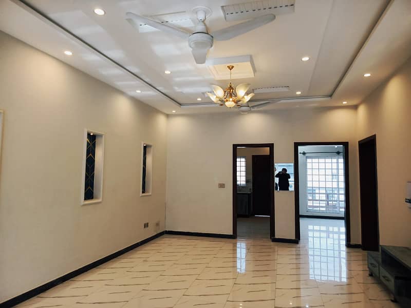 Beautifull 10 Marla UPPER PORTION for Rent Available in bahria town phase 8 1