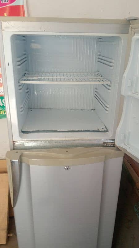 Pel Refrigerator For Sale ( Used ) 6