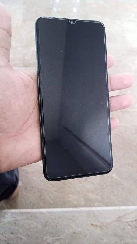 realme 5i 4/64 with original box charger 1