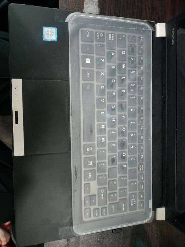 Laptop Toshiba i5 6th Gen 4