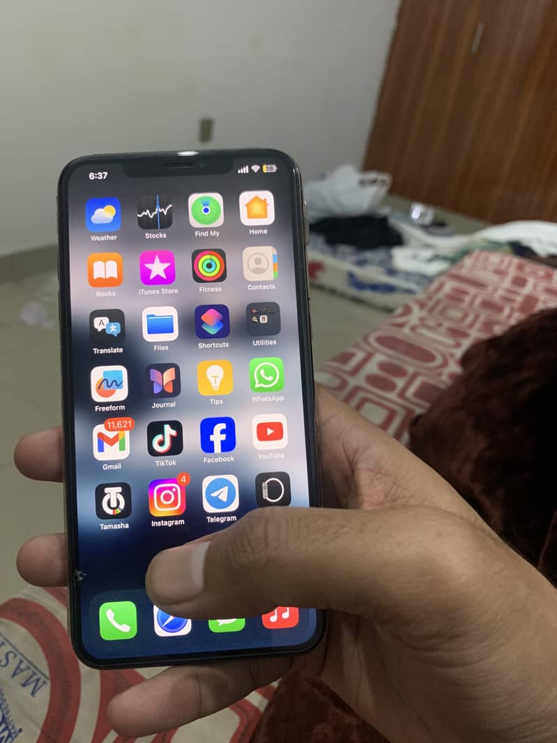 Apple iPhone XS Max 0