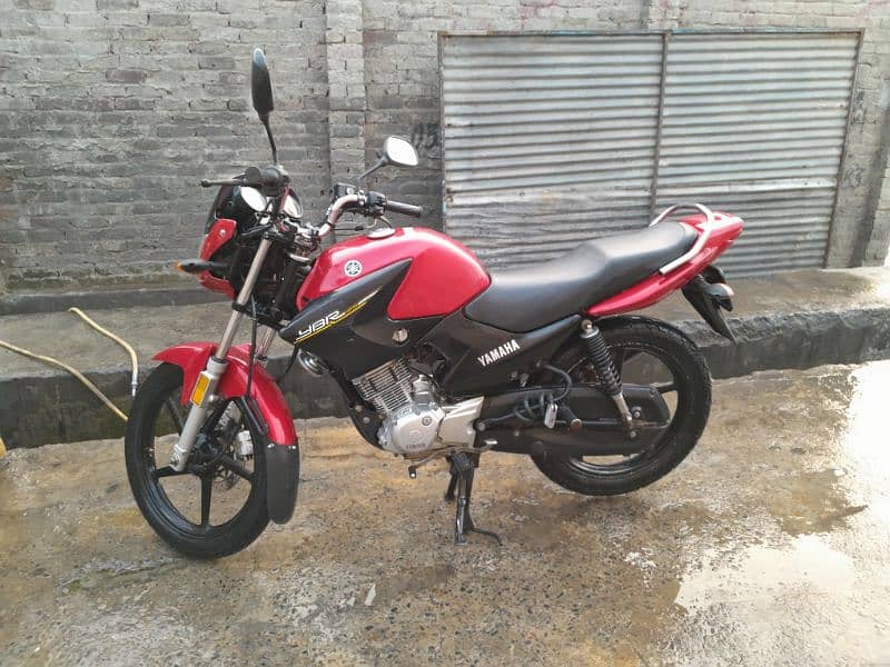 yamaha ybr 2018 new condition. . 4