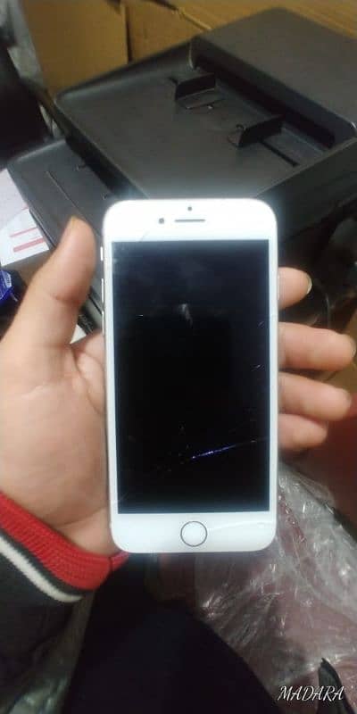 I phone 8 64 JB . non PTA 1