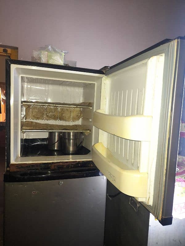 Medium size Refrigerator for sale Orient 2