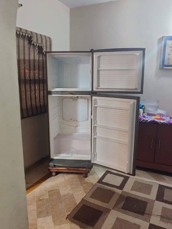 Dawlance Medium size fridge model 9188WBES 12