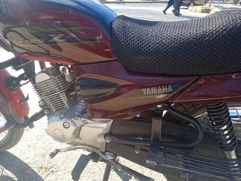 Yamaha YB 125Z 2021 4