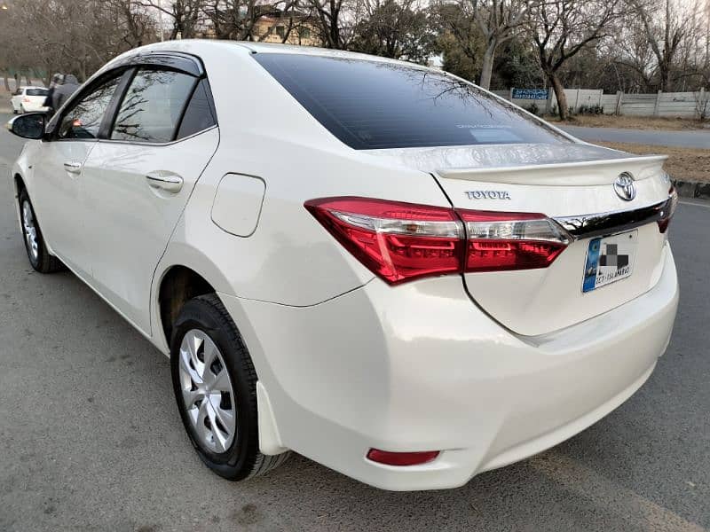 Toyota Corolla XLI (Cnvertd GLi) 2015 Islamabad Registrd Total Genuine 5