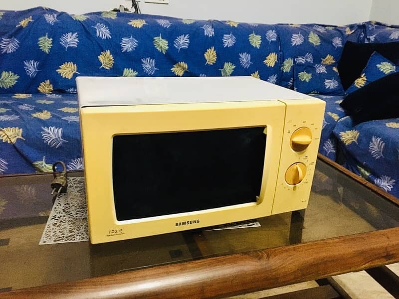 (Used) Samsung Microwave 0