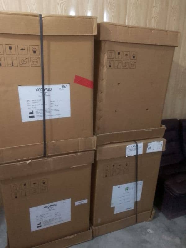 ICU ventilator VG 70 Brand New box pack 4