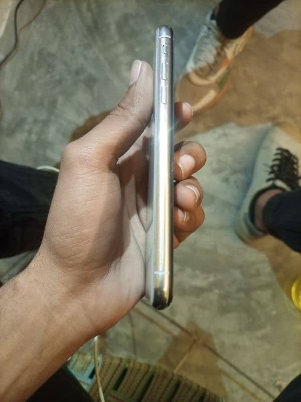 iPhone X Non PTA 64GB 2