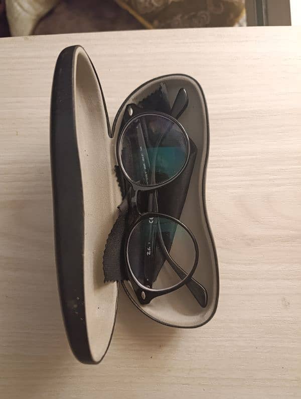 Original Ray Bans frame. Available at Amazing price 1