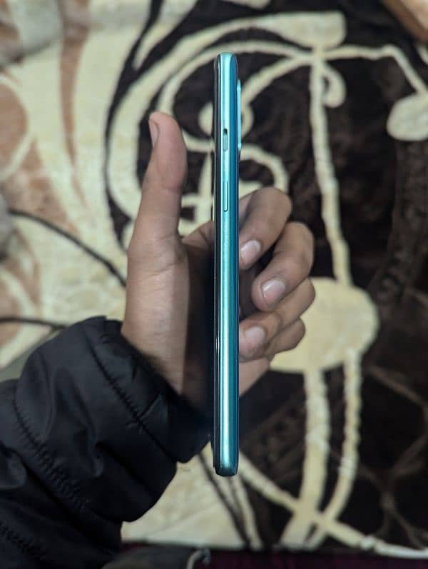 OnePlus 8T 12/256 2 Green lines on display 3