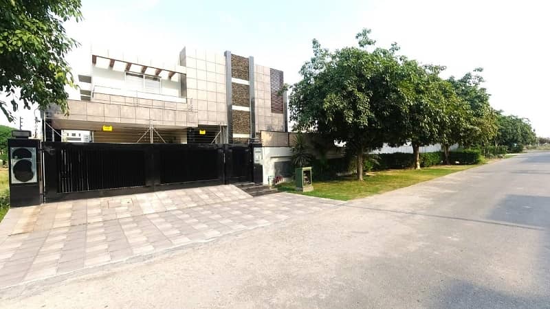 01 Kanal Luxury Fully Furnished+Basement Bungalow For Sale in Dha phase 7 Q block 1