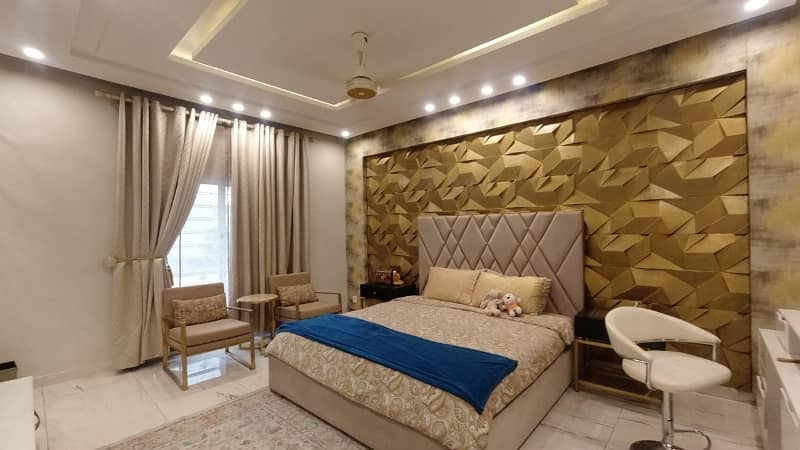 01 Kanal Luxury Fully Furnished+Basement Bungalow For Sale in Dha phase 7 Q block 3