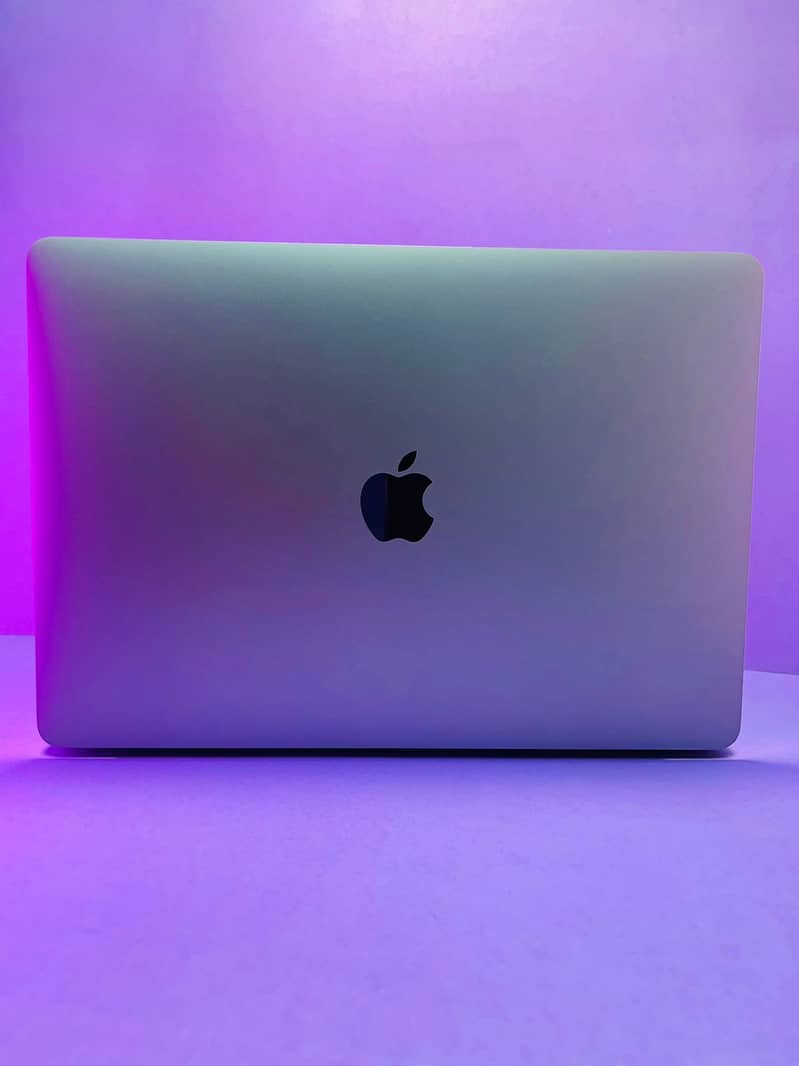 APPLE MACBOOK PRO M1 8GB/256GB 2